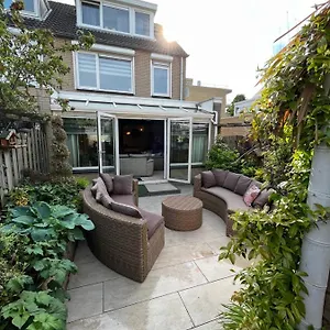 https://rotterdam-luxury-house.thehaguehotels.net