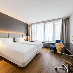 Hotell Nh Caransa ****